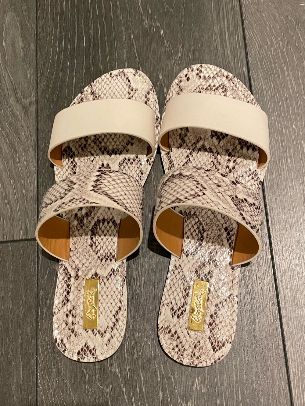 Double Strap Flat Slide Sandals - White/Gray Snake Print - Size 9 - Qupid
